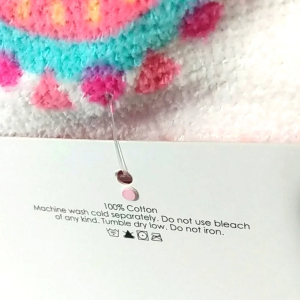 CAPELLI NEW YORK WHITE UNICORNS & RAINBOWS BEACH TOWEL SIZE 28W X 58H NWT